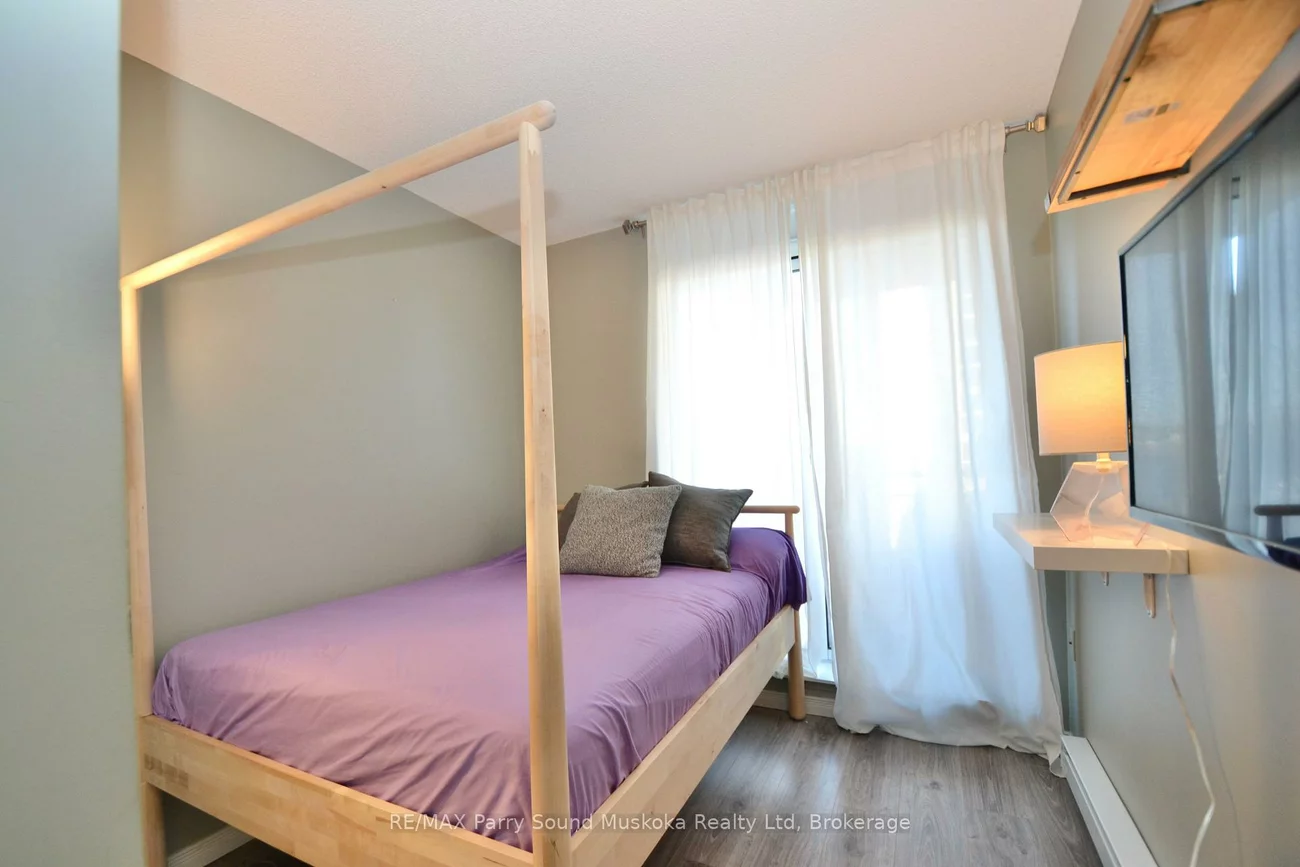 1071, Queens, 1003 - CP College Park, Oakville