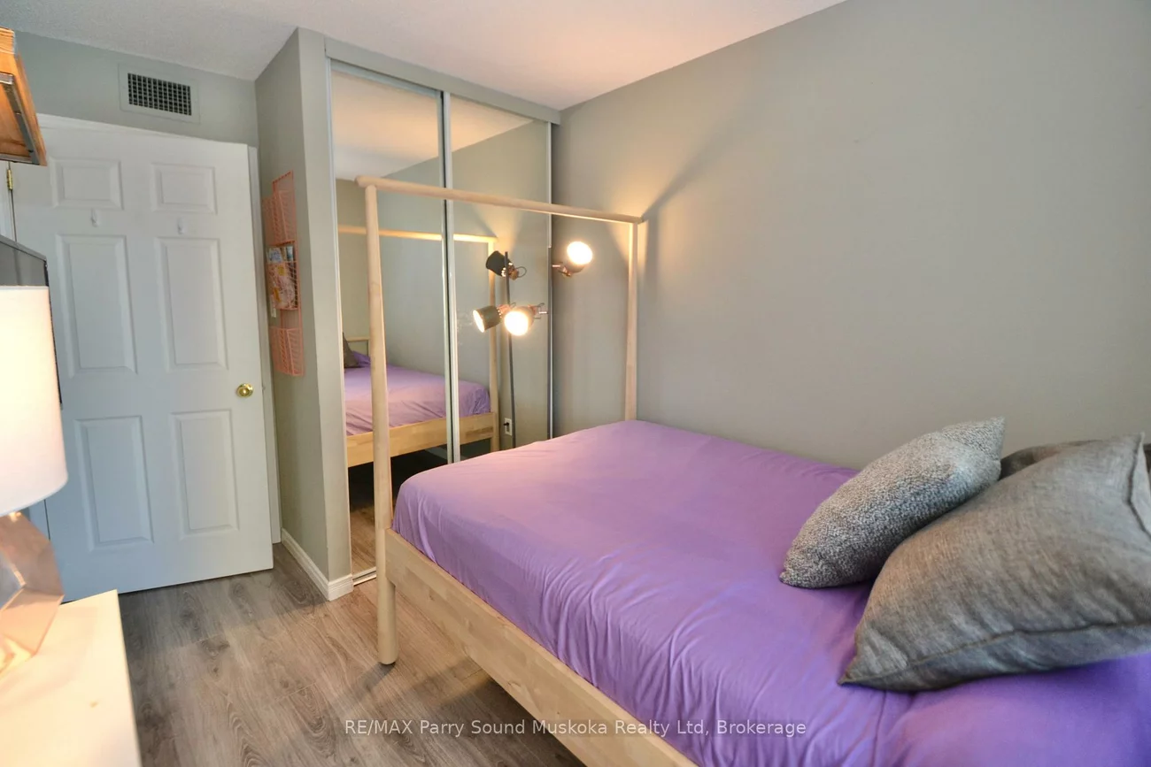 1071, Queens, 1003 - CP College Park, Oakville