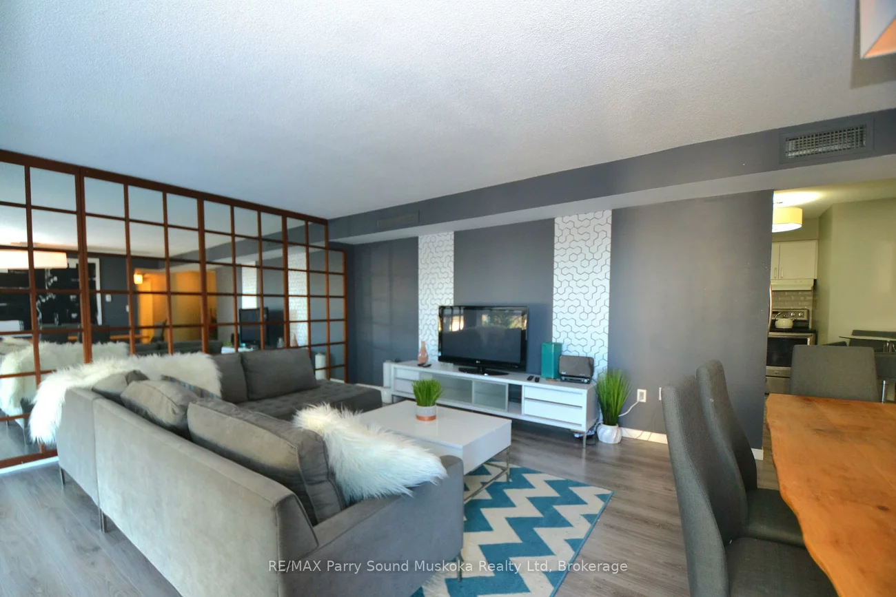 1071, Queens, 1003 - CP College Park, Oakville