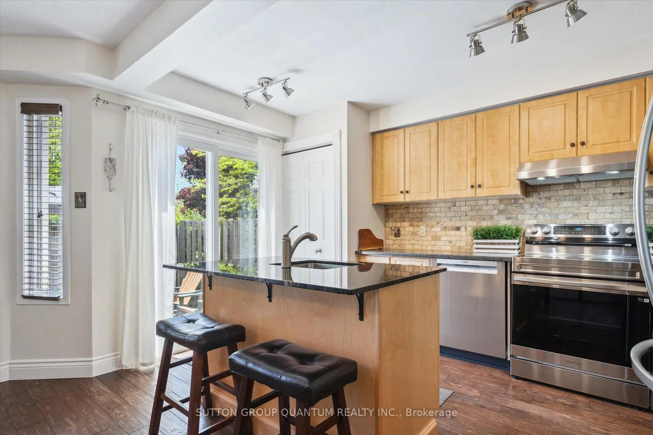 1240, Westview, 1022 - WT West Oak Trails, Oakville