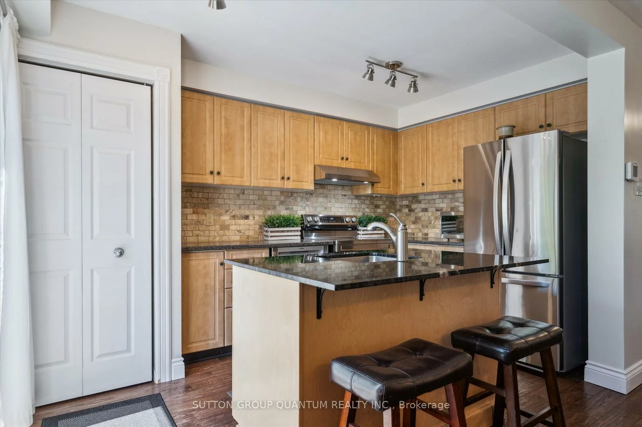 1240, Westview, 1022 - WT West Oak Trails, Oakville