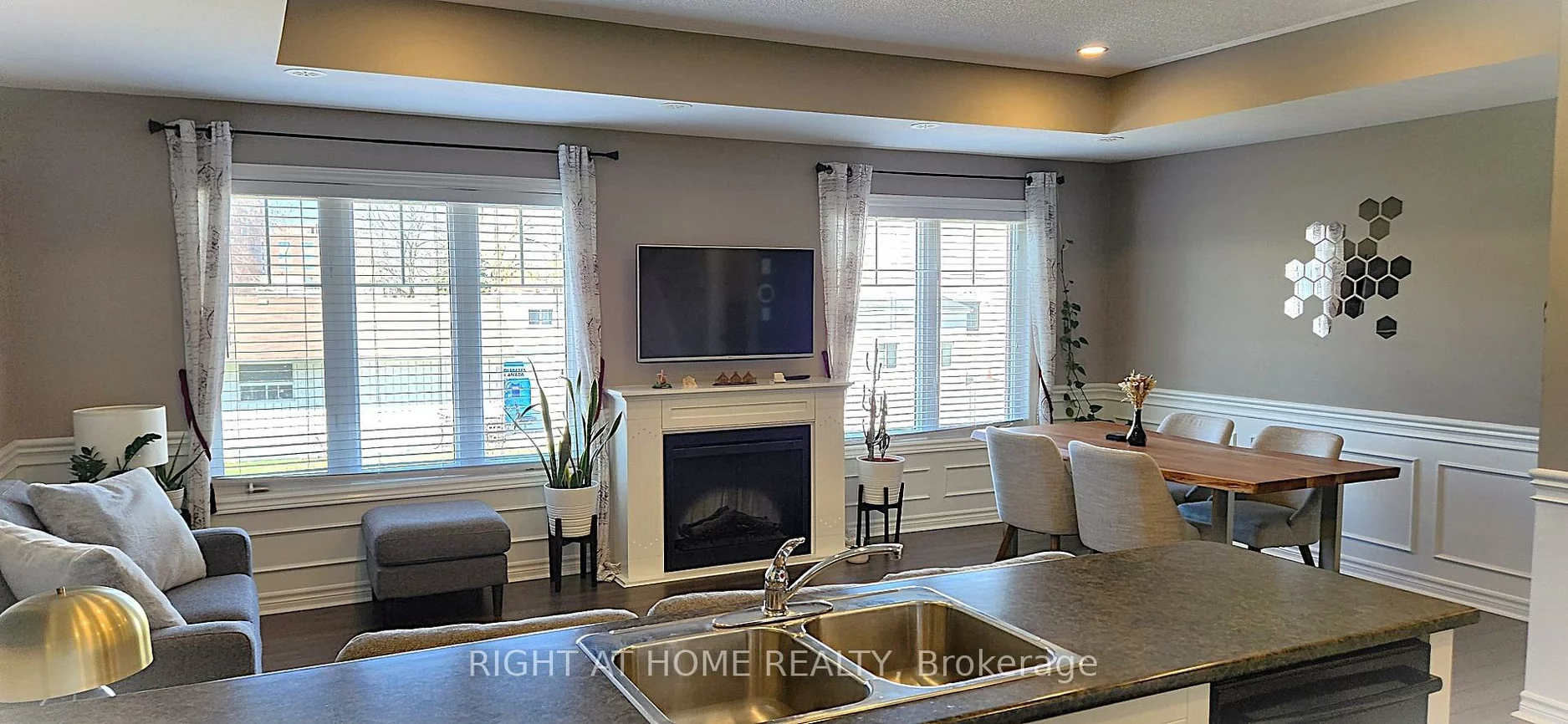 2420, Baronwood, 1019 - WM Westmount, Oakville
