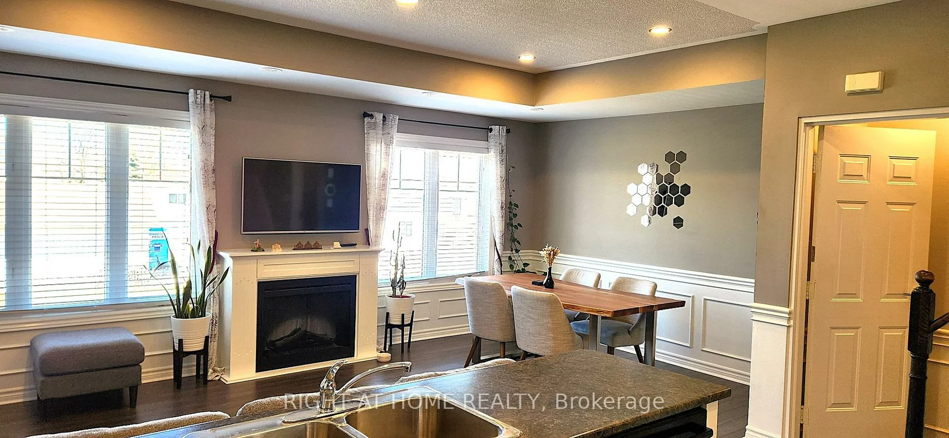 2420, Baronwood, 1019 - WM Westmount, Oakville