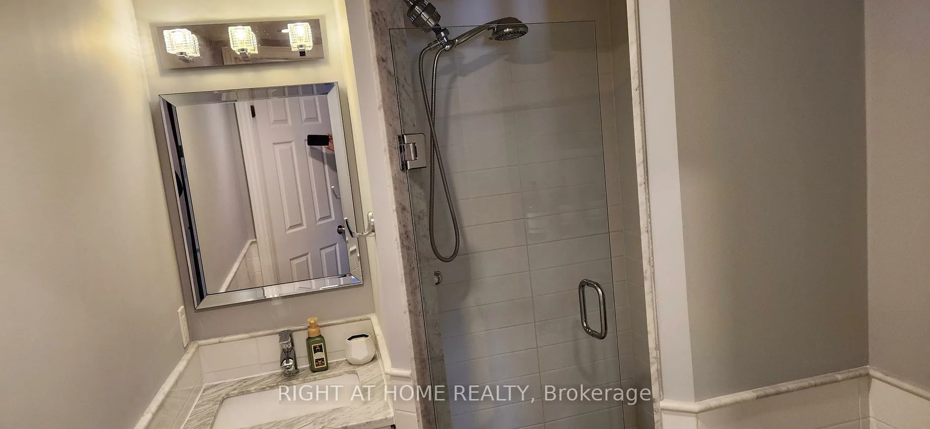2420, Baronwood, 1019 - WM Westmount, Oakville
