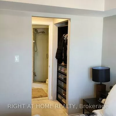 2420, Baronwood, 1019 - WM Westmount, Oakville