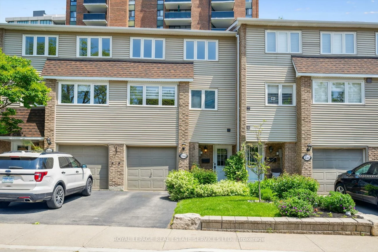 2244, Marine, 1001 - BR Bronte, Oakville