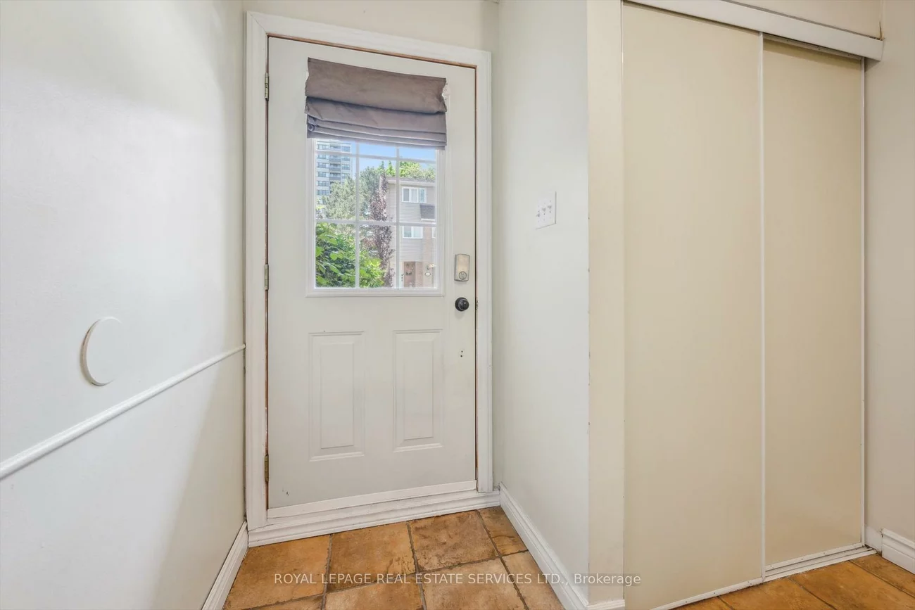 2244, Marine, 1001 - BR Bronte, Oakville