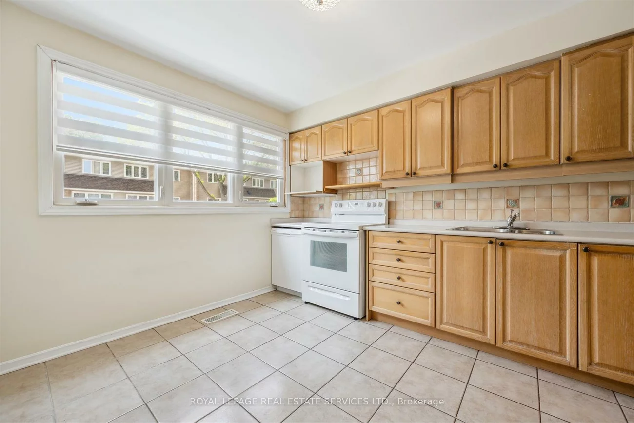 2244, Marine, 1001 - BR Bronte, Oakville