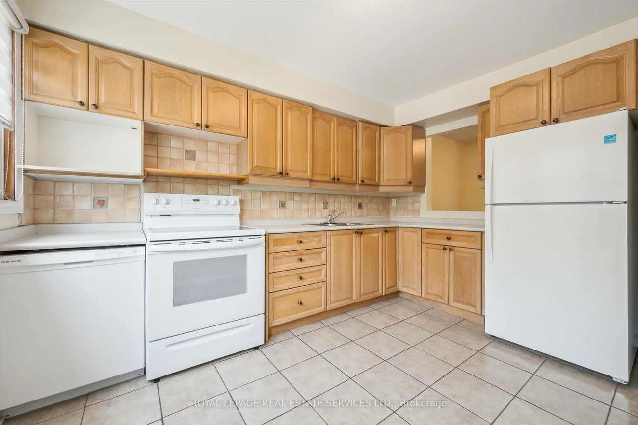 2244, Marine, 1001 - BR Bronte, Oakville