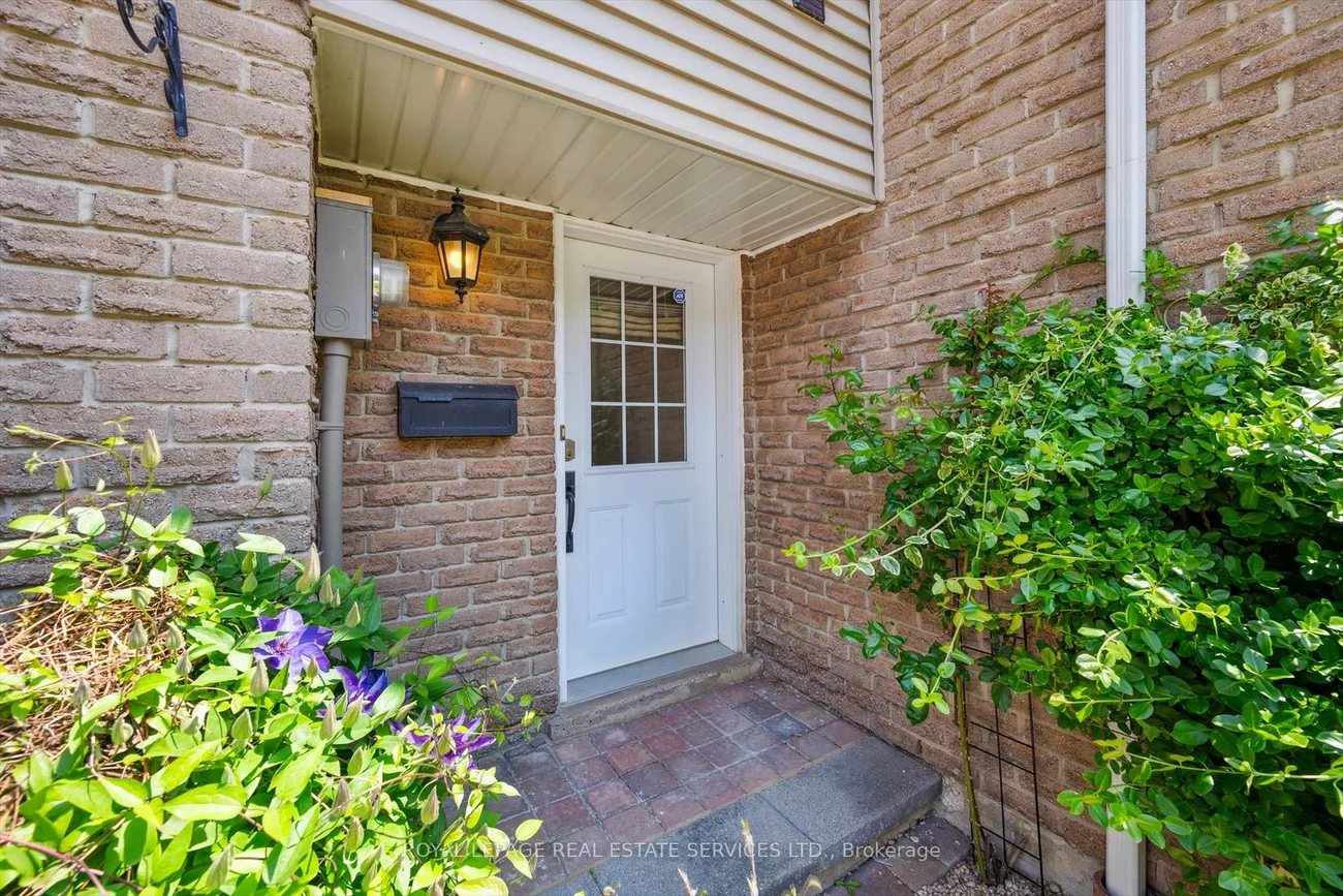 2244, Marine, 1001 - BR Bronte, Oakville