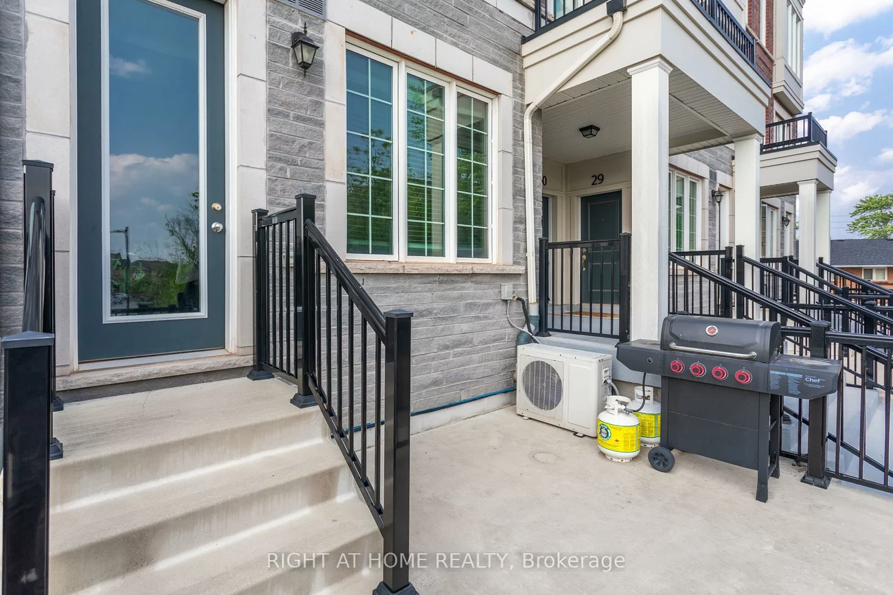 2199, Lillykin, 1015 - RO River Oaks, Oakville