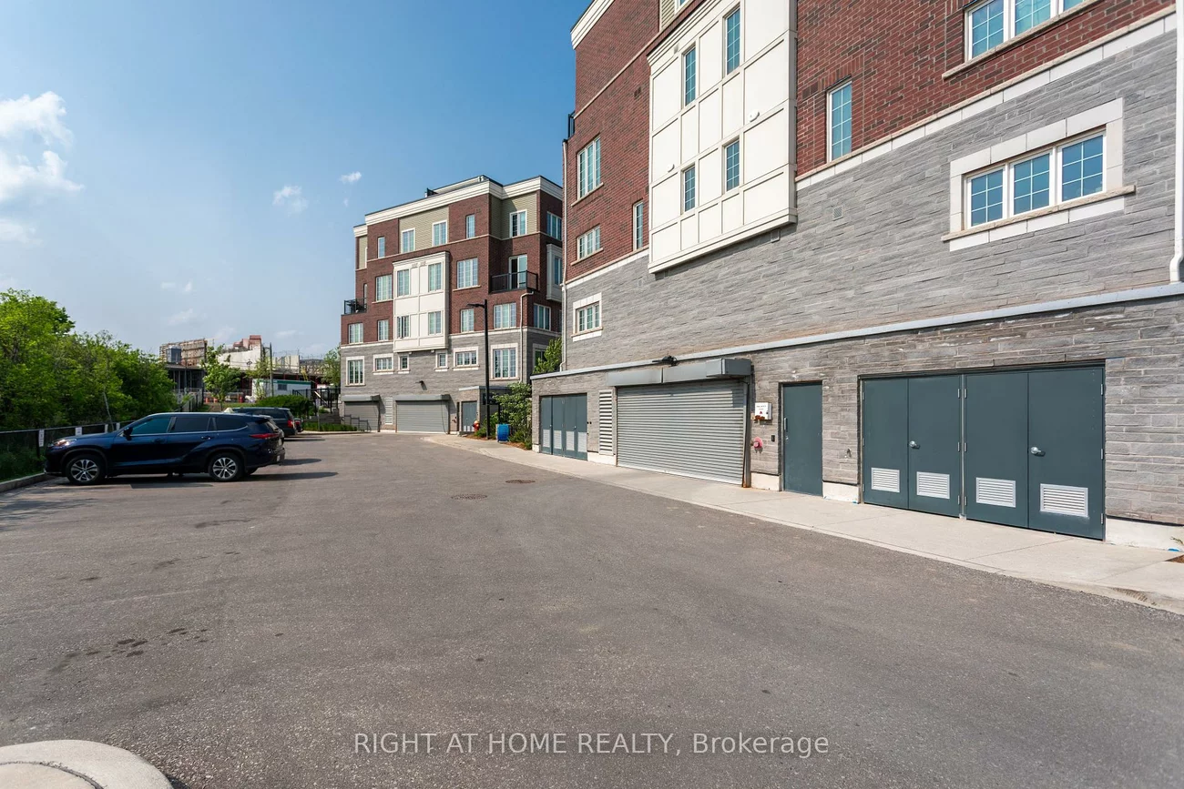 2199, Lillykin, 1015 - RO River Oaks, Oakville