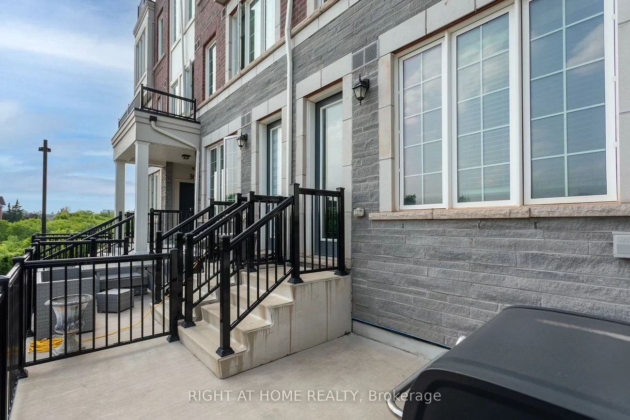 2199, Lillykin, 1015 - RO River Oaks, Oakville