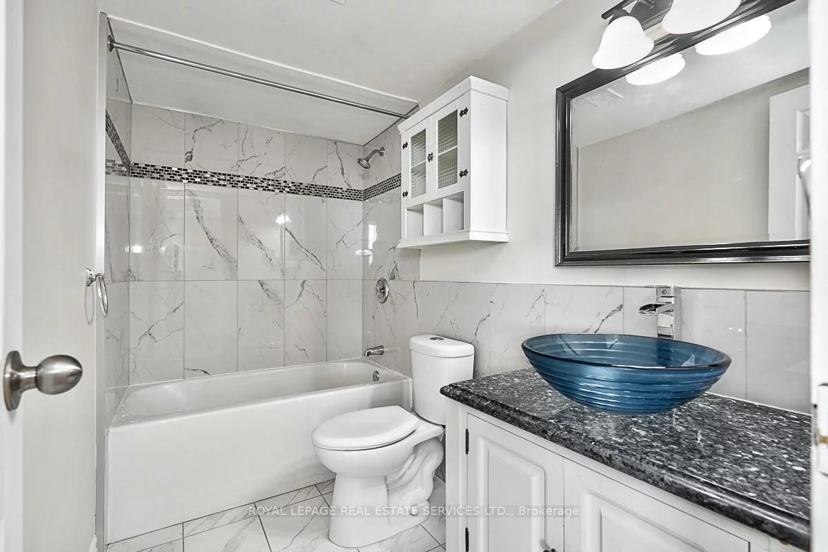 2263, Marine, 1001 - BR Bronte, Oakville