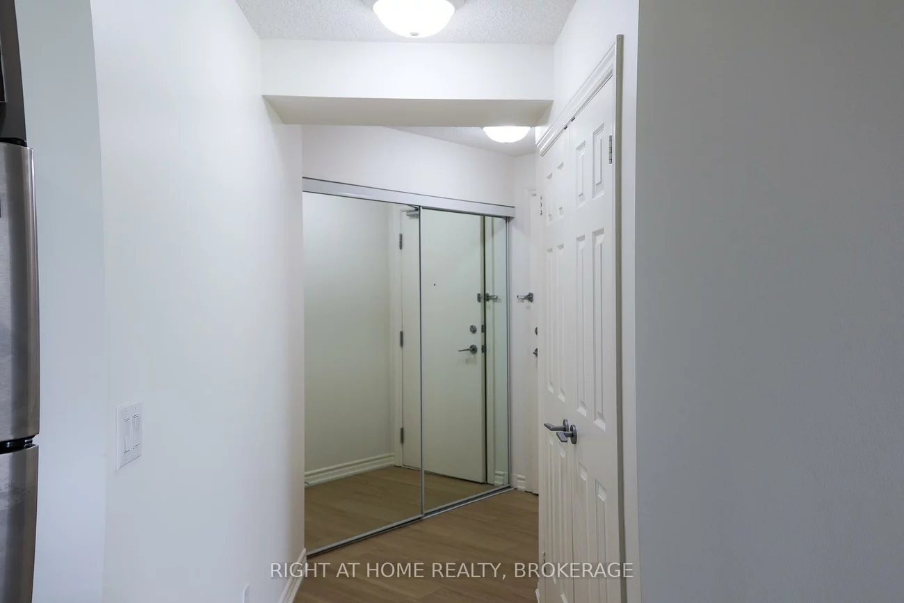 2391, Central Park, 1015 - RO River Oaks, Oakville