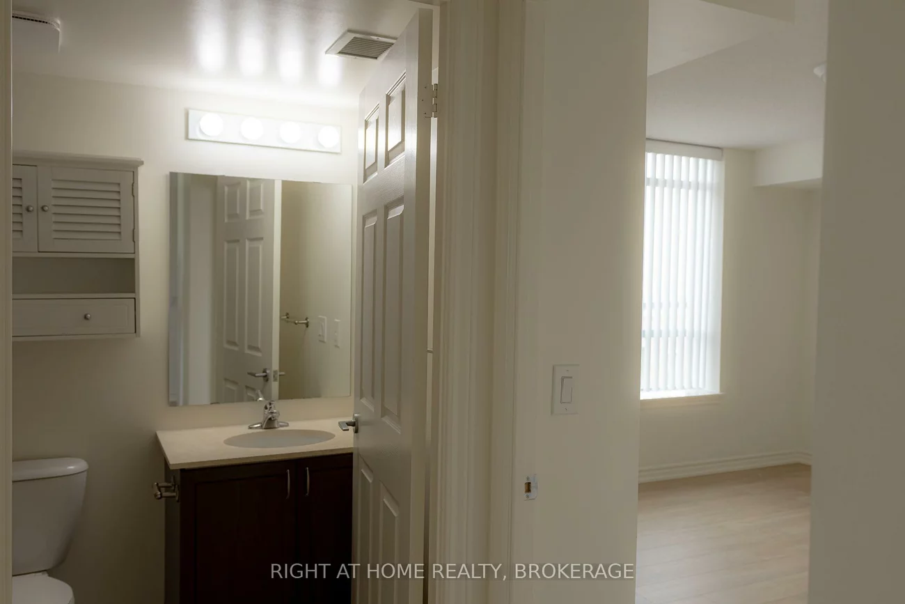 2391, Central Park, 1015 - RO River Oaks, Oakville