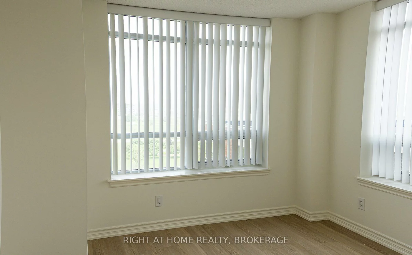 2391, Central Park, 1015 - RO River Oaks, Oakville