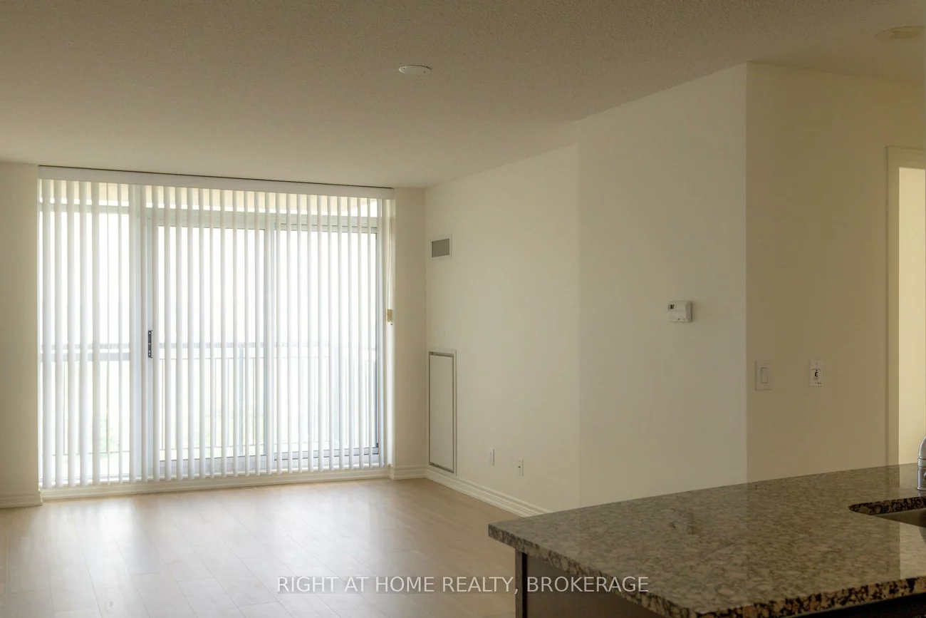 2391, Central Park, 1015 - RO River Oaks, Oakville