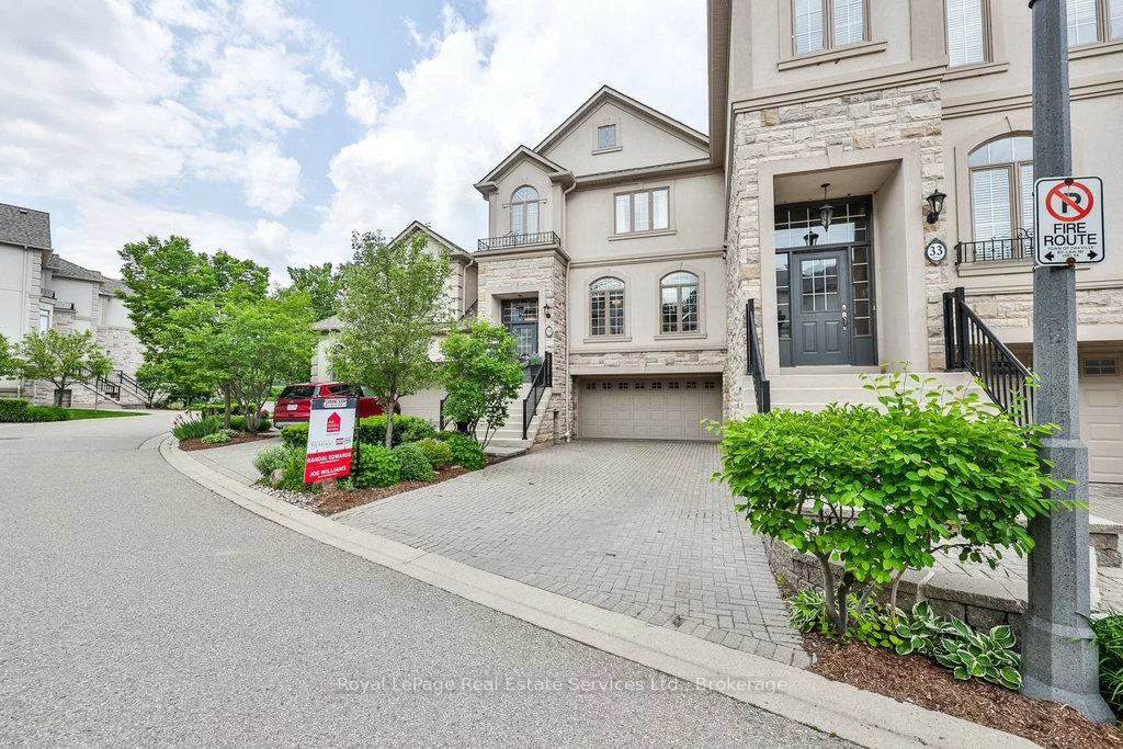 2400, Neyagawa, 1015 - RO River Oaks, Oakville