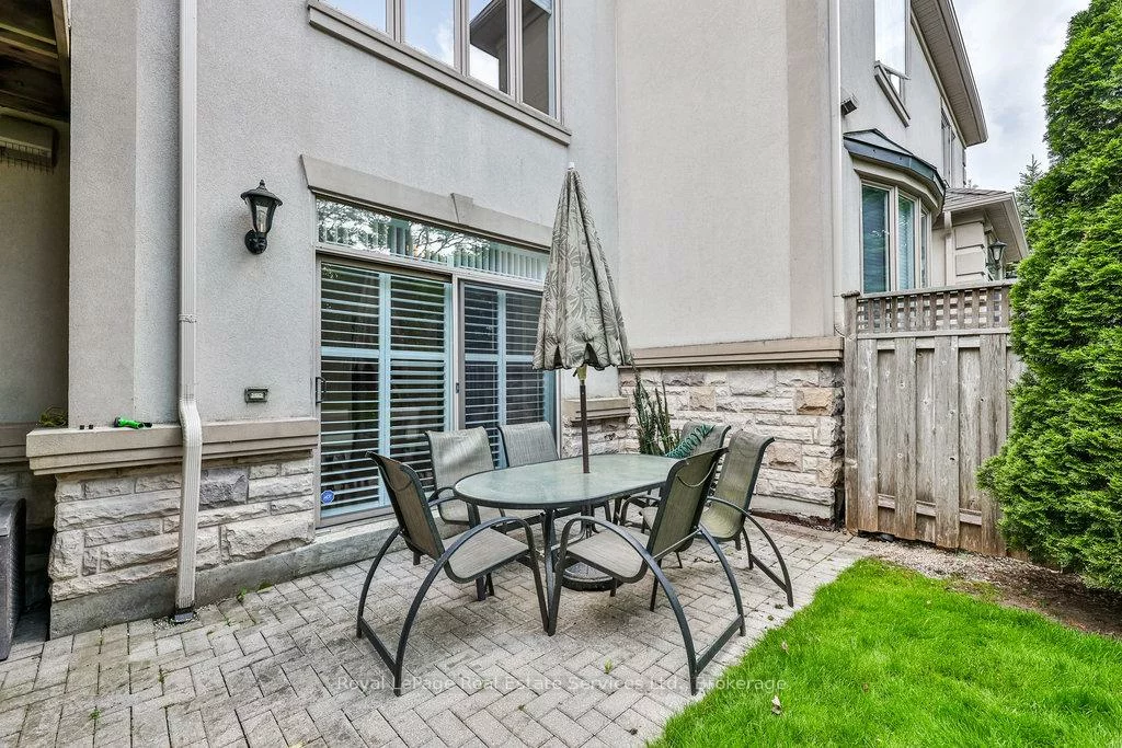 2400, Neyagawa, 1015 - RO River Oaks, Oakville