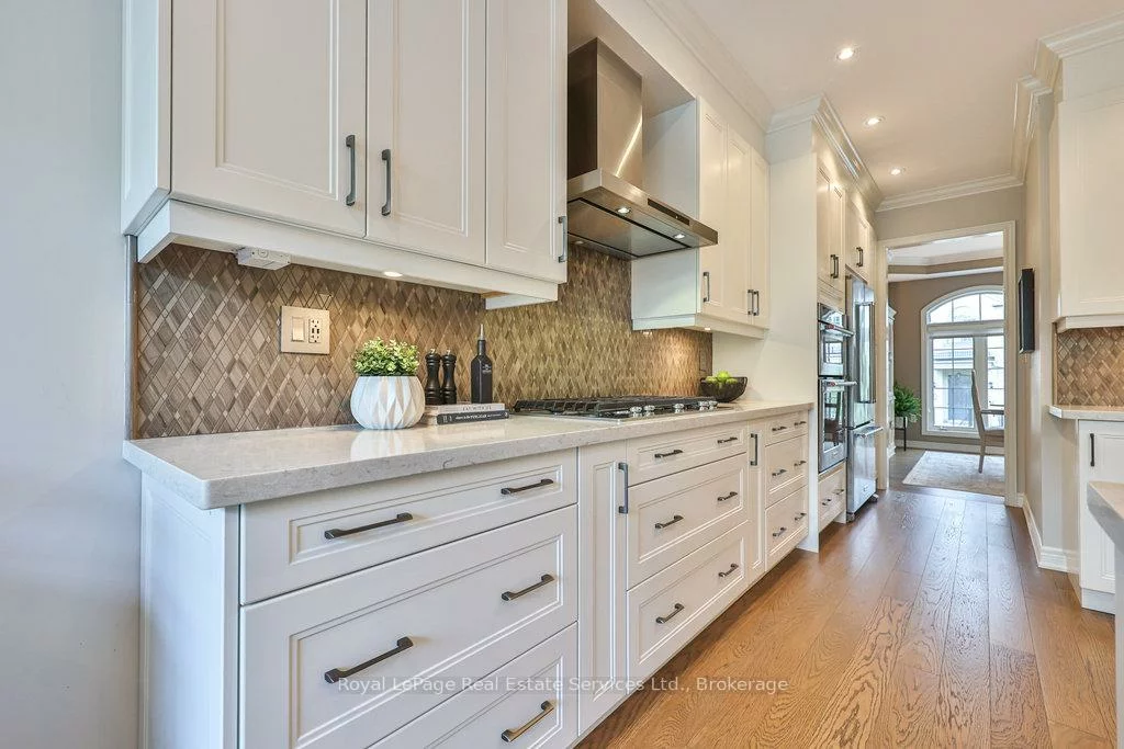 2400, Neyagawa, 1015 - RO River Oaks, Oakville