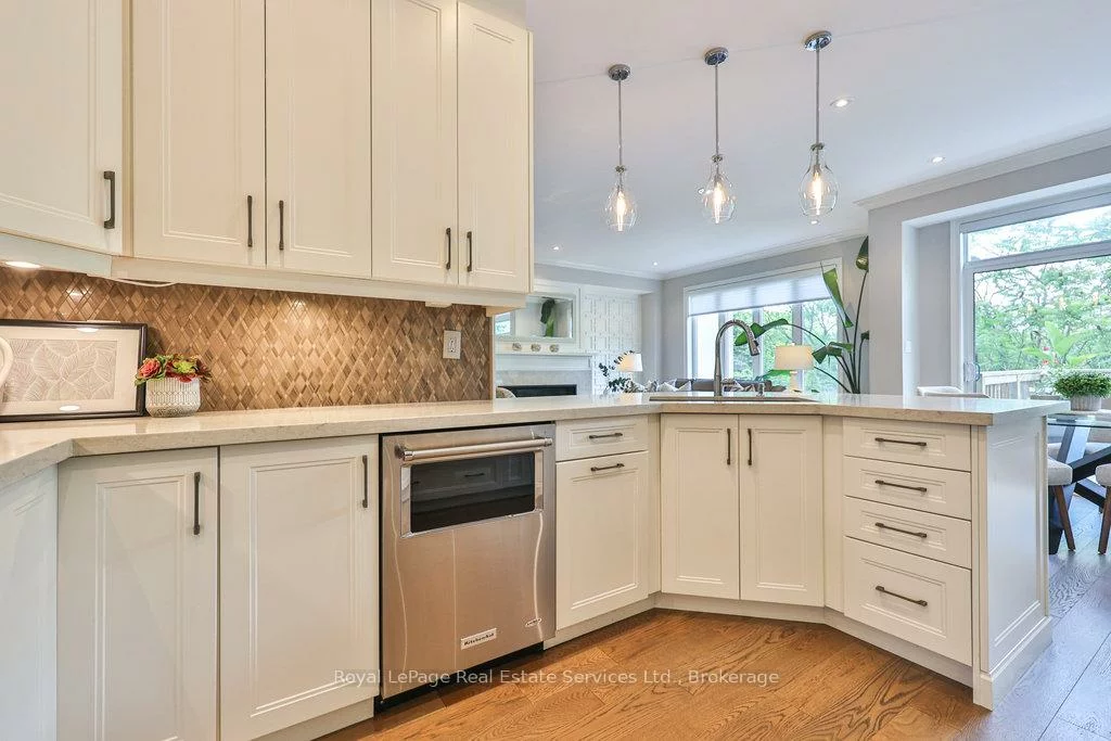 2400, Neyagawa, 1015 - RO River Oaks, Oakville