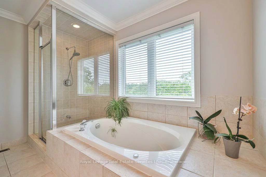2400, Neyagawa, 1015 - RO River Oaks, Oakville