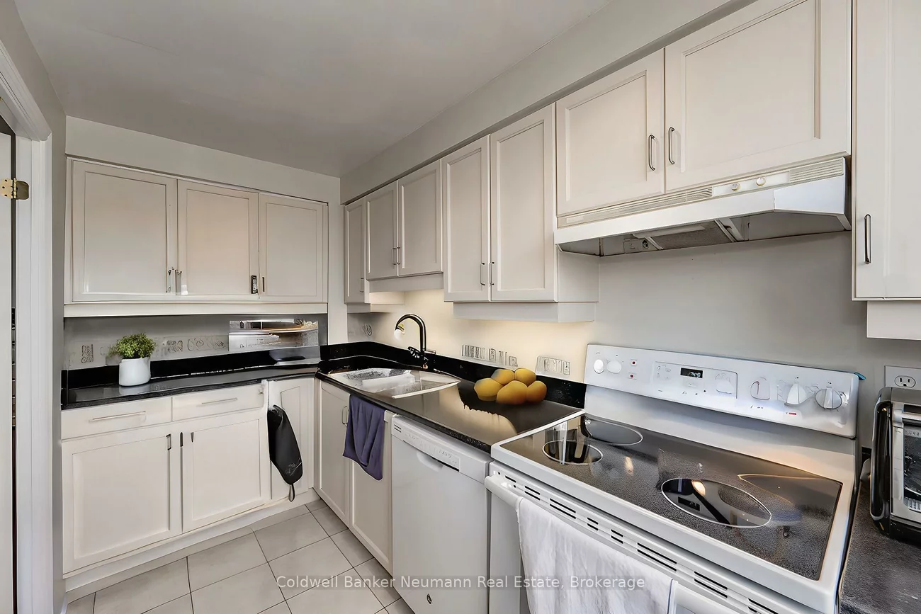 60, Old Mill, 1014 - QE Queen Elizabeth, Oakville