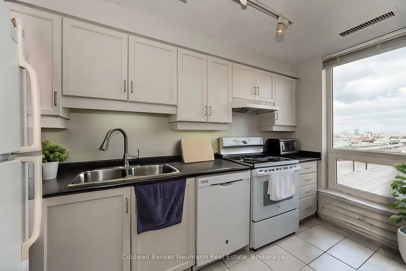 60, Old Mill, 1014 - QE Queen Elizabeth, Oakville