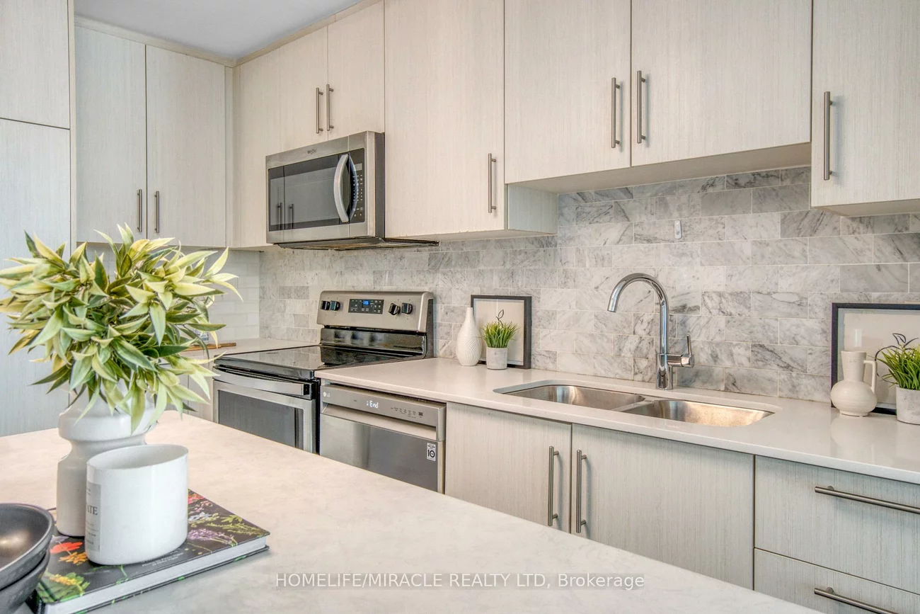 2199, Lillykin, 1015 - RO River Oaks, Oakville