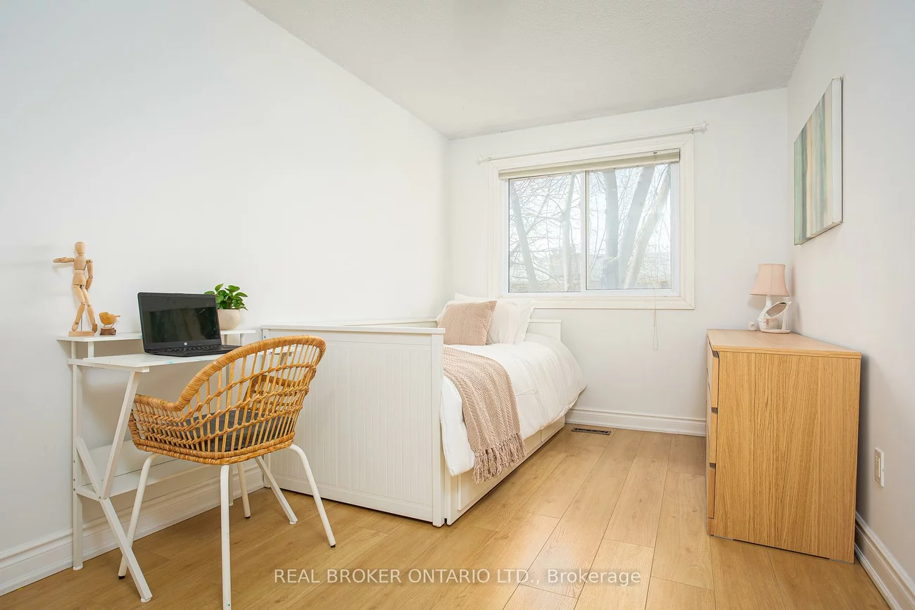 1135, McCraney, 1003 - CP College Park, Oakville