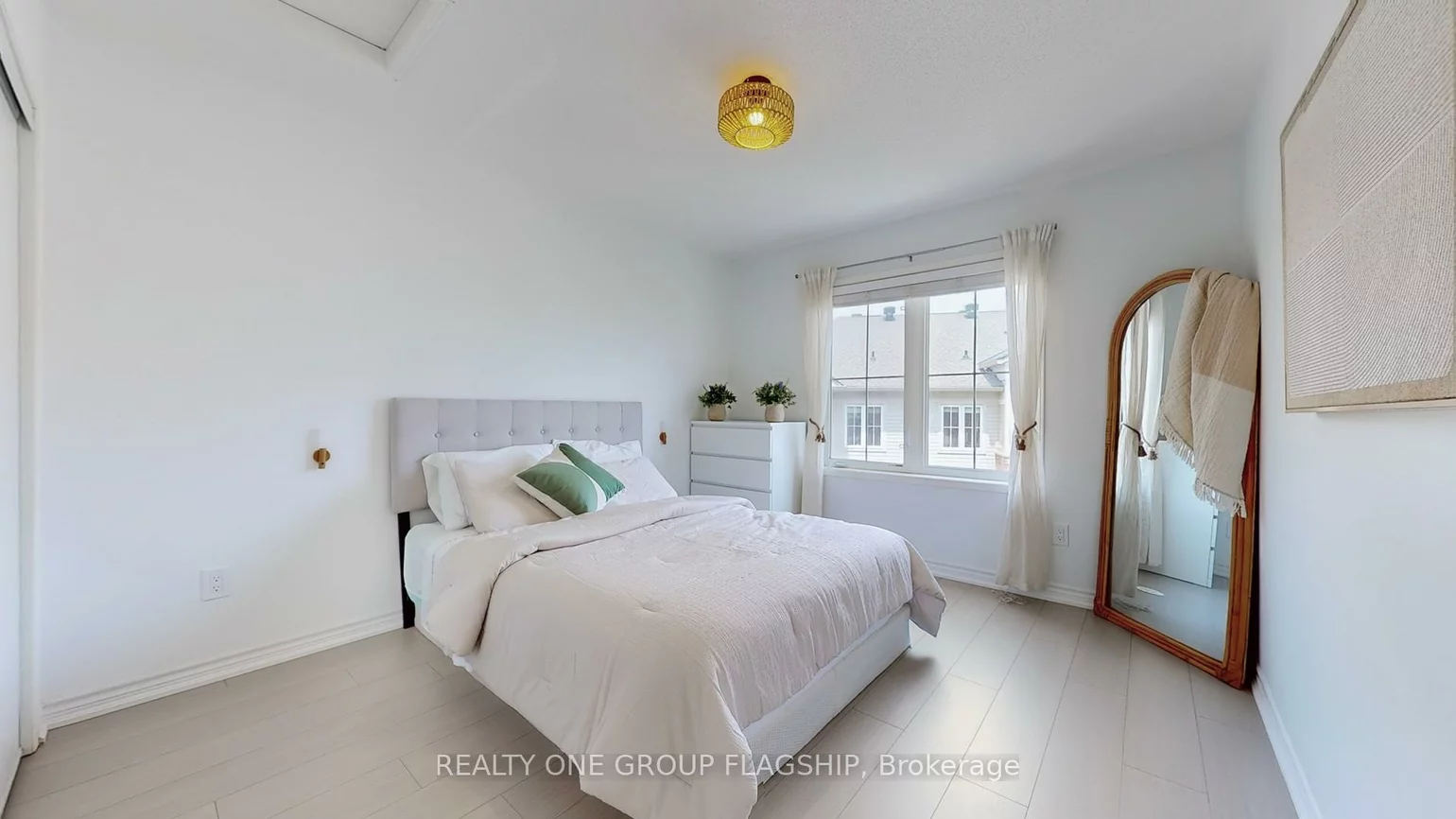 2557, Sixth, 1015 - RO River Oaks, Oakville