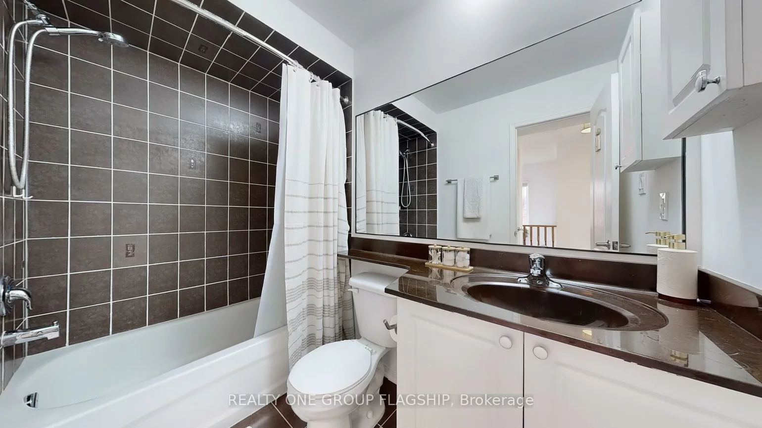 2557, Sixth, 1015 - RO River Oaks, Oakville