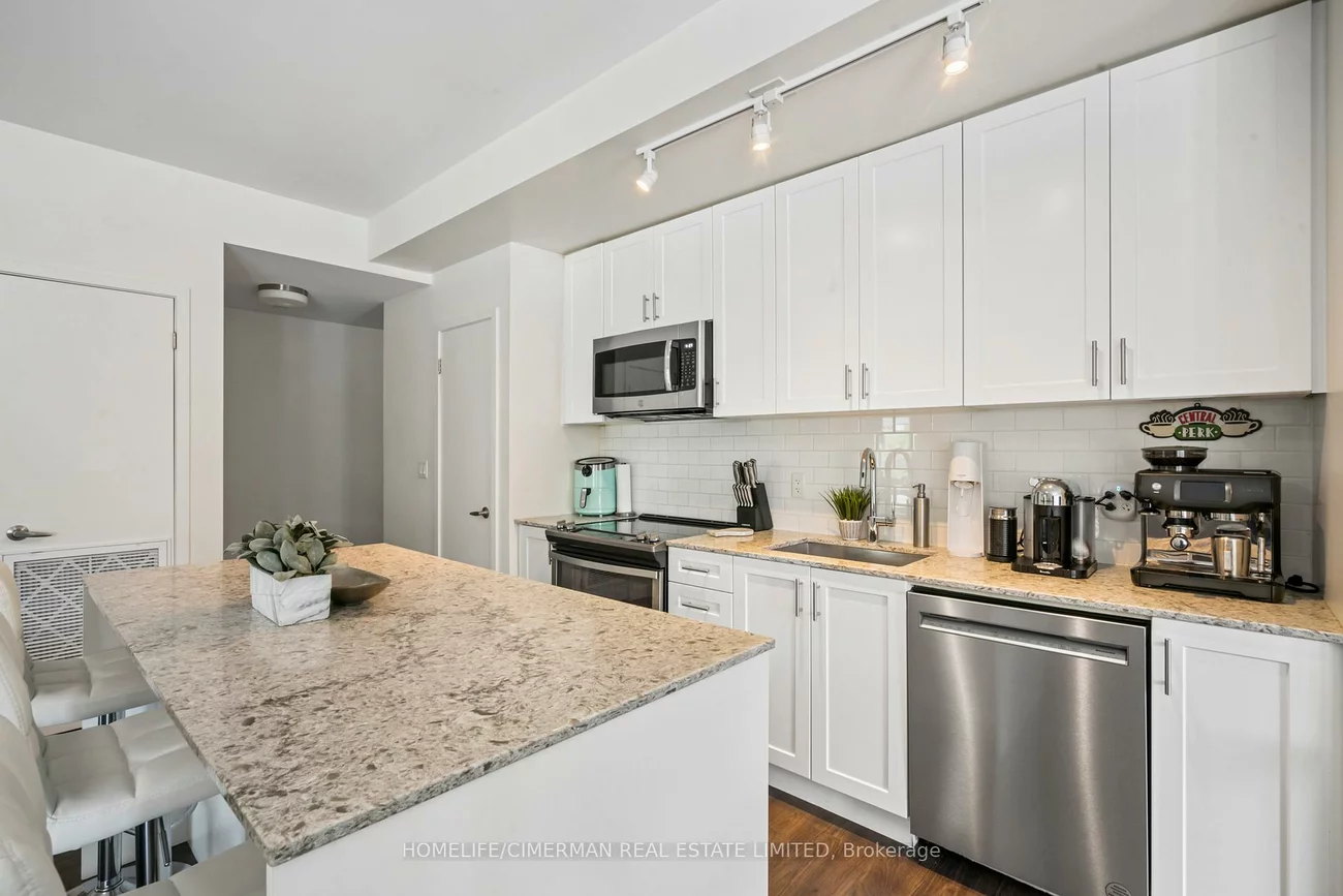 210, Sabina, 1008 - GO Glenorchy, Oakville