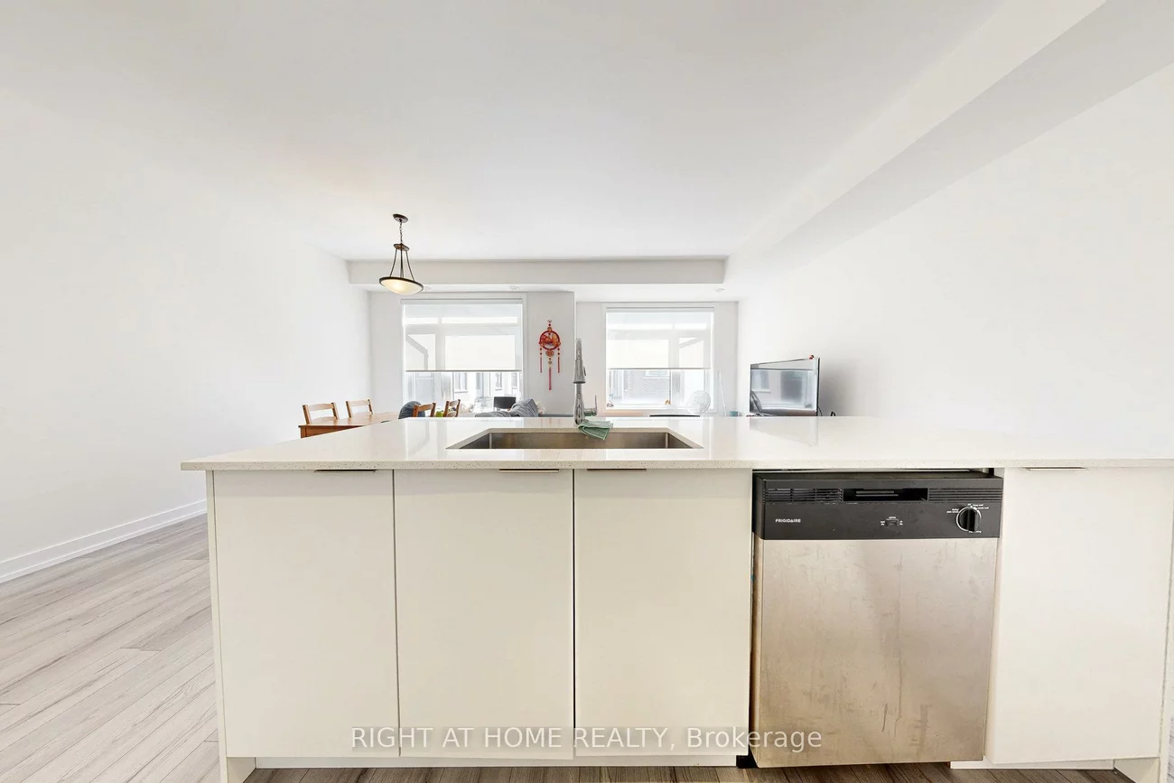 3058, Sixth, 1008 - GO Glenorchy, Oakville