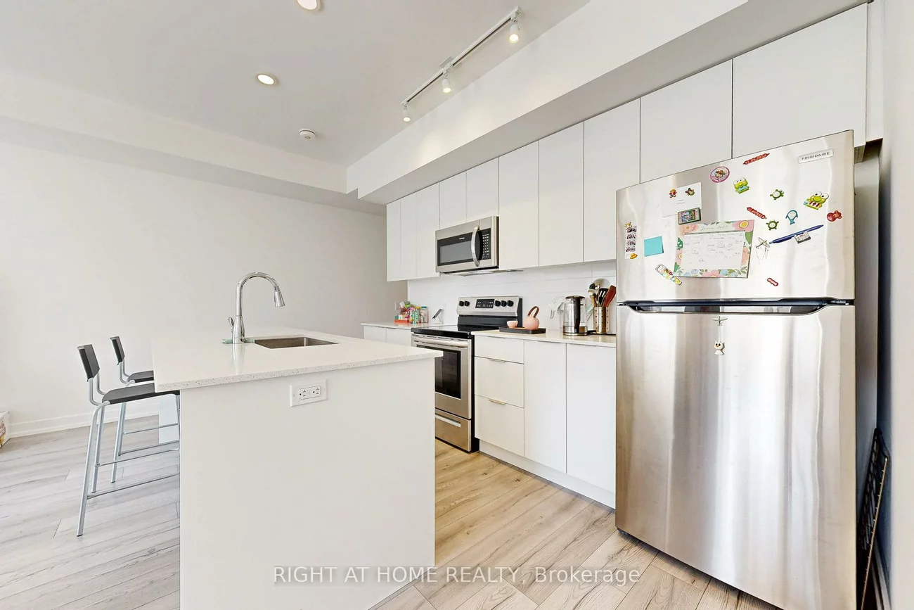 3058, Sixth, 1008 - GO Glenorchy, Oakville