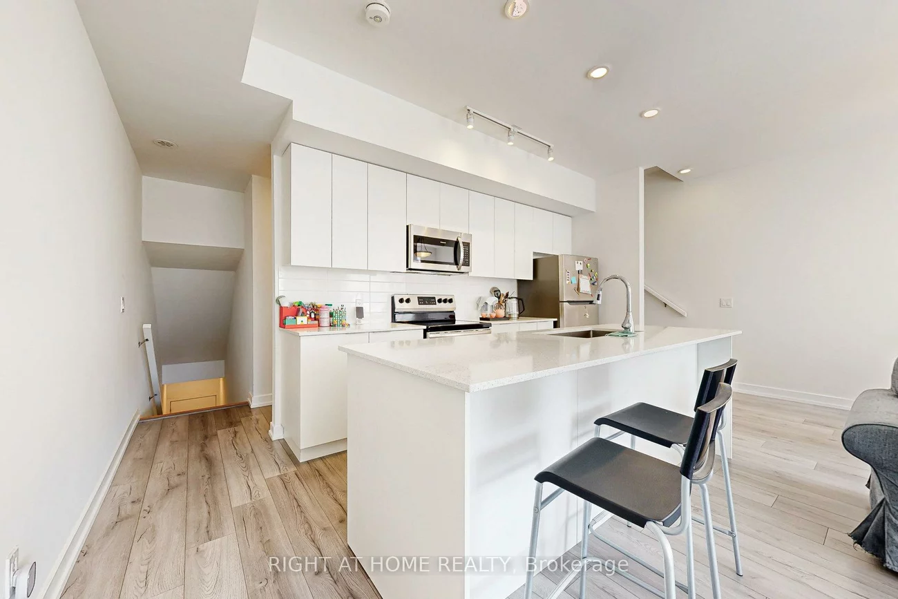 3058, Sixth, 1008 - GO Glenorchy, Oakville