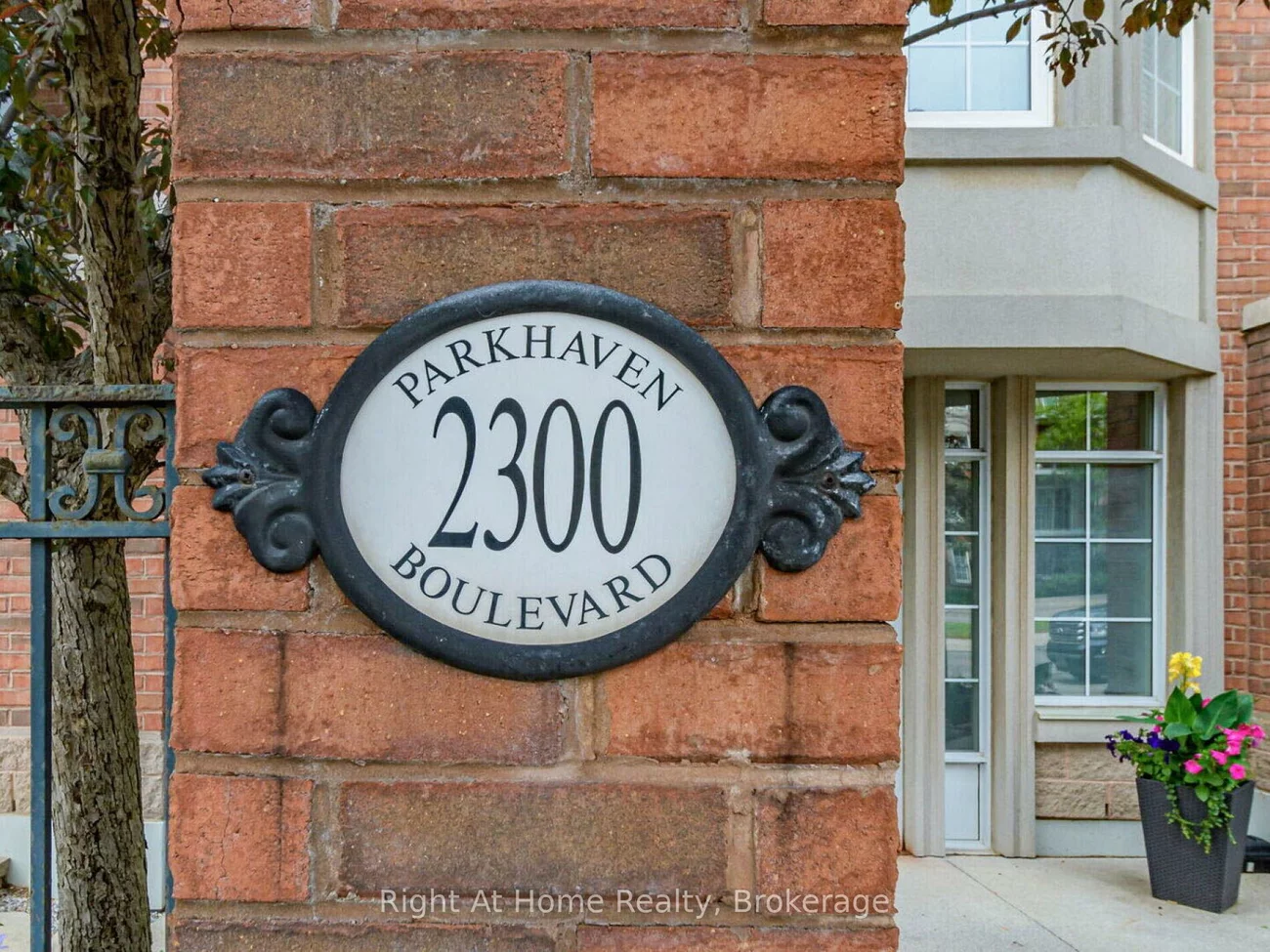 2300, Parkhaven, 1015 - RO River Oaks, Oakville