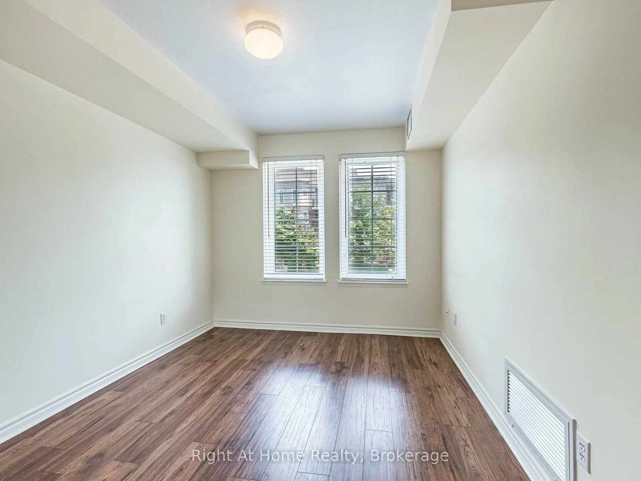 2300, Parkhaven, 1015 - RO River Oaks, Oakville