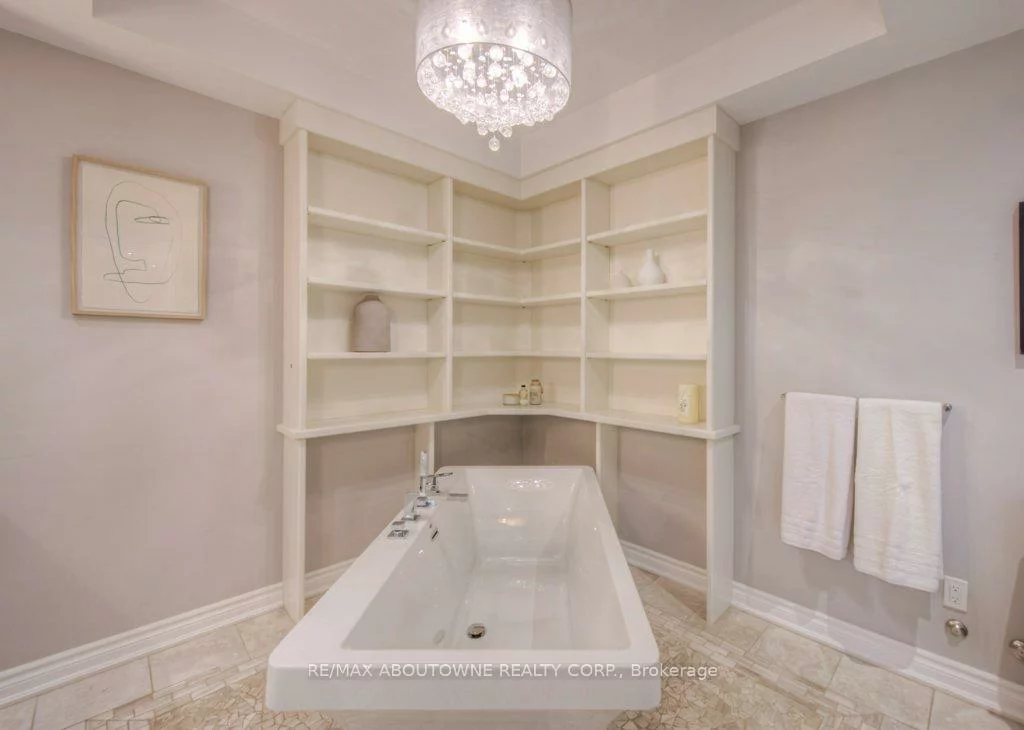 2180, Marine, 1001 - BR Bronte, Oakville