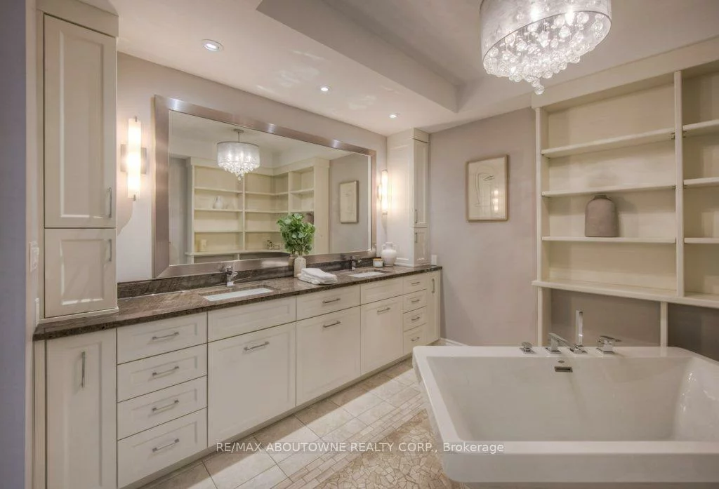 2180, Marine, 1001 - BR Bronte, Oakville
