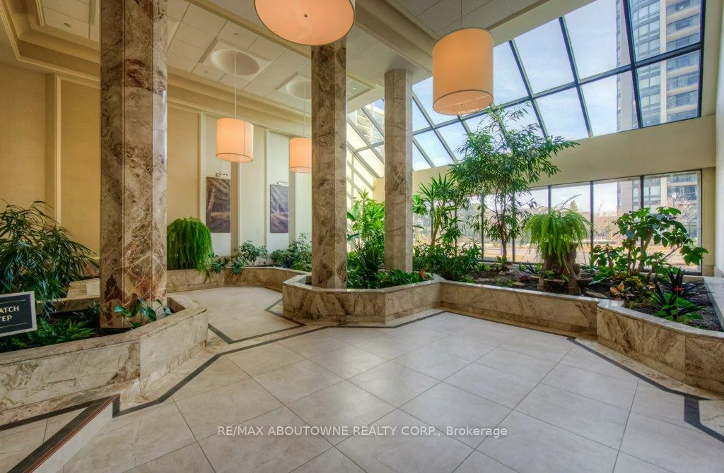 2180, Marine, 1001 - BR Bronte, Oakville