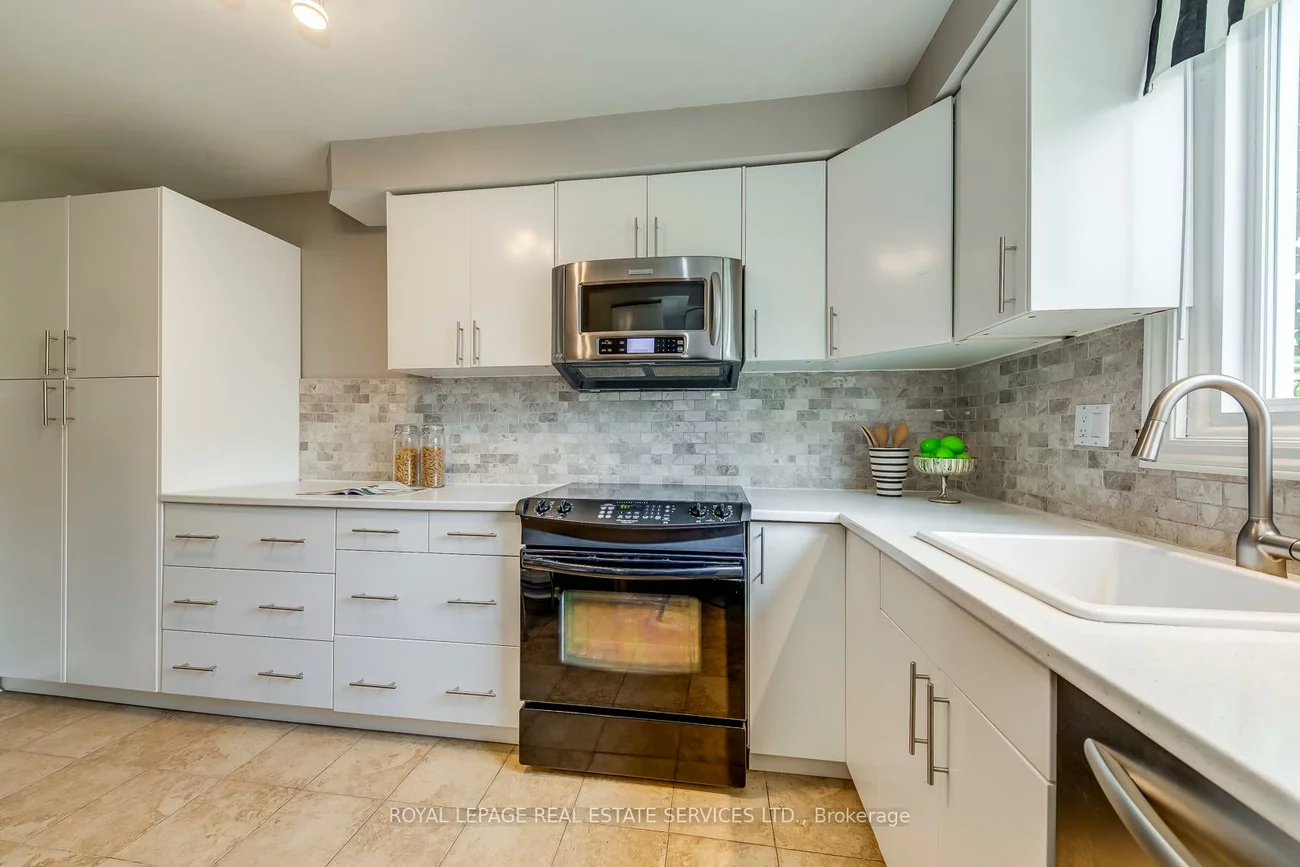 1444, Sixth, 1003 - CP College Park, Oakville