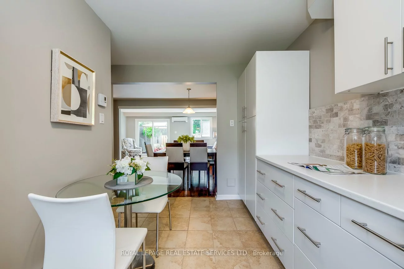 1444, Sixth, 1003 - CP College Park, Oakville