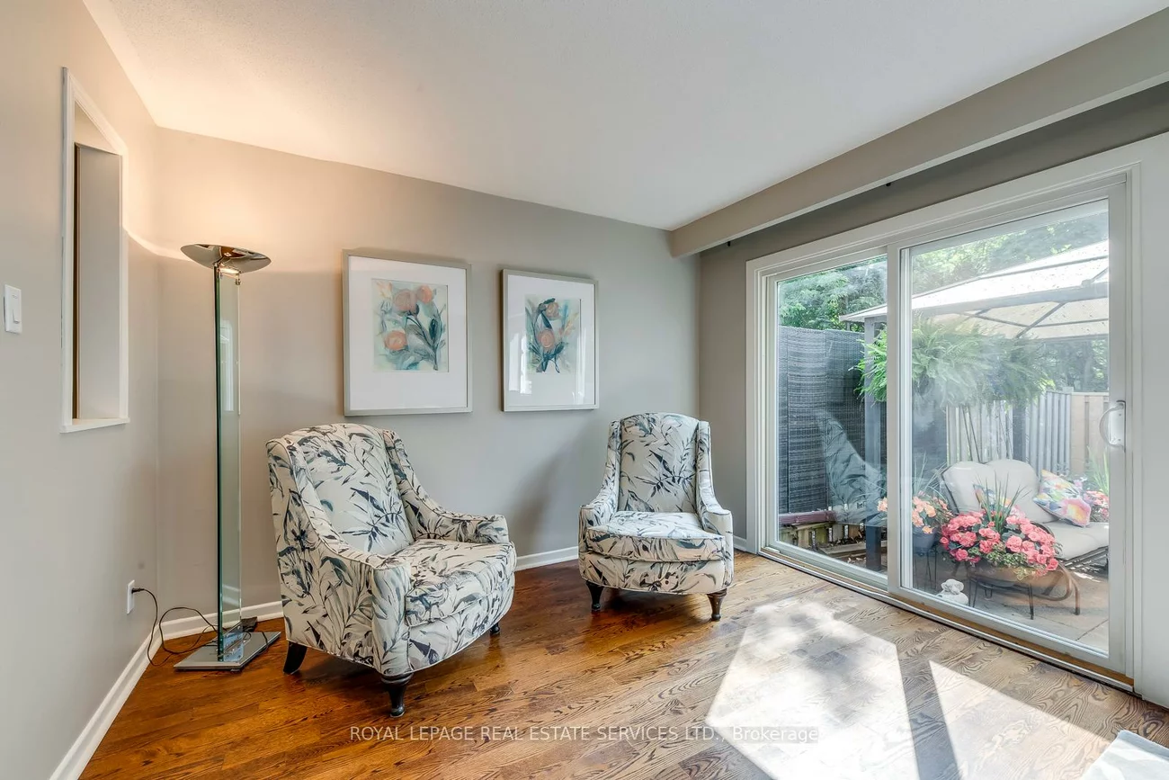 1444, Sixth, 1003 - CP College Park, Oakville