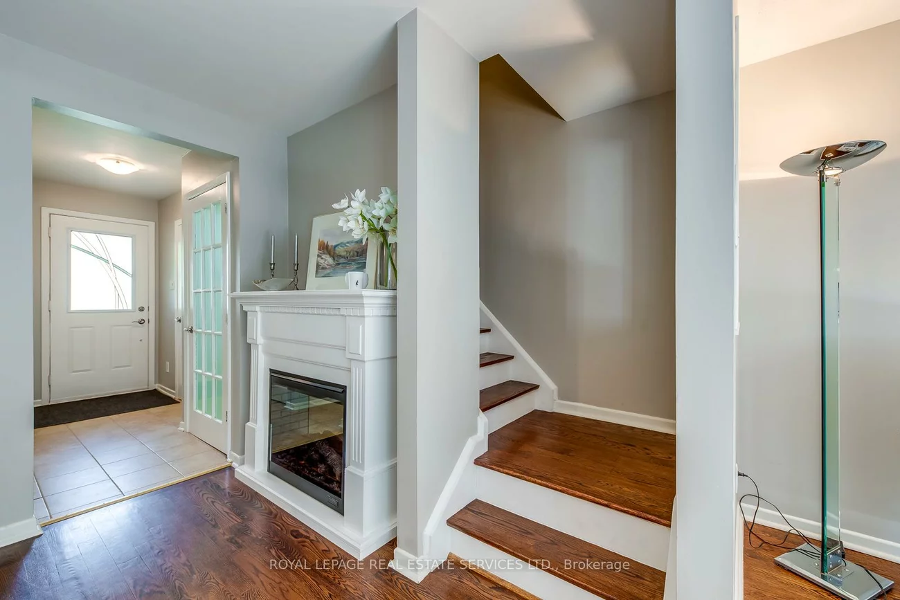 1444, Sixth, 1003 - CP College Park, Oakville