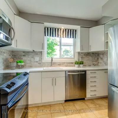 1444, Sixth, 1003 - CP College Park, Oakville
