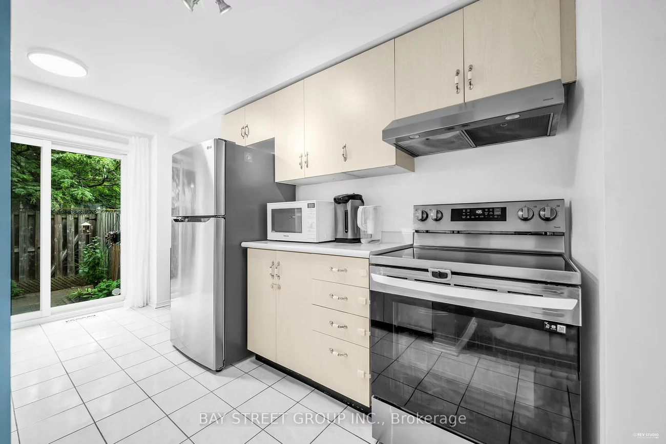 1240, Westview, 1022 - WT West Oak Trails, Oakville