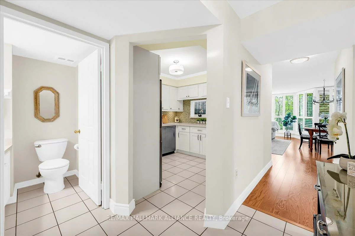 1071, QUEENS, 1003 - CP College Park, Oakville