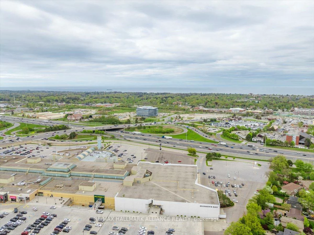 1071, QUEENS, 1003 - CP College Park, Oakville